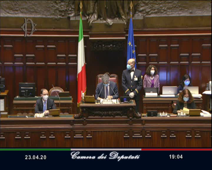 Segui la diretta AULA, Seduta 330 - Decreto Cura Italia, votata la fiducia su webtv.camera.it